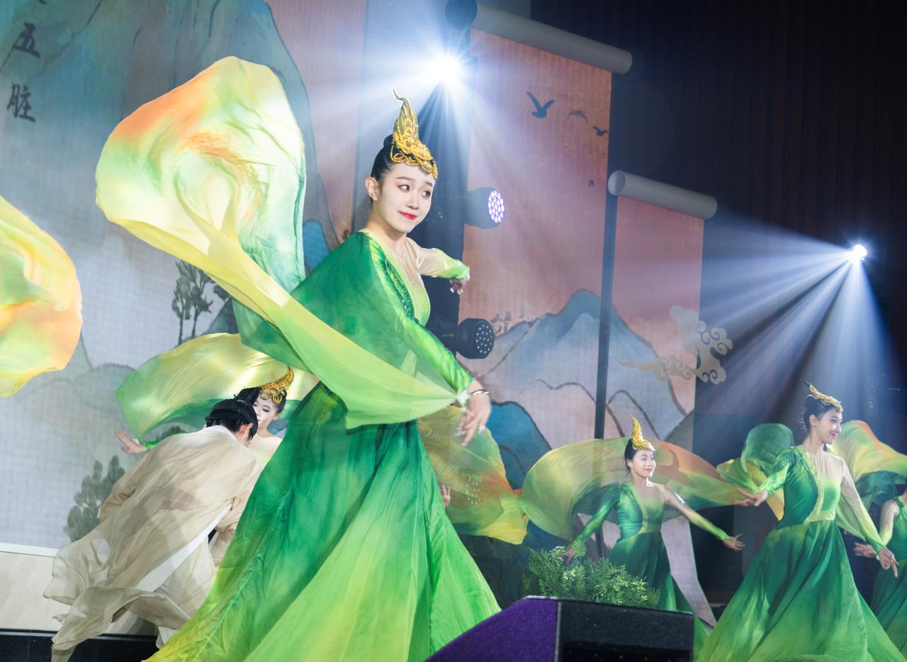 1734575910596 1734575910596